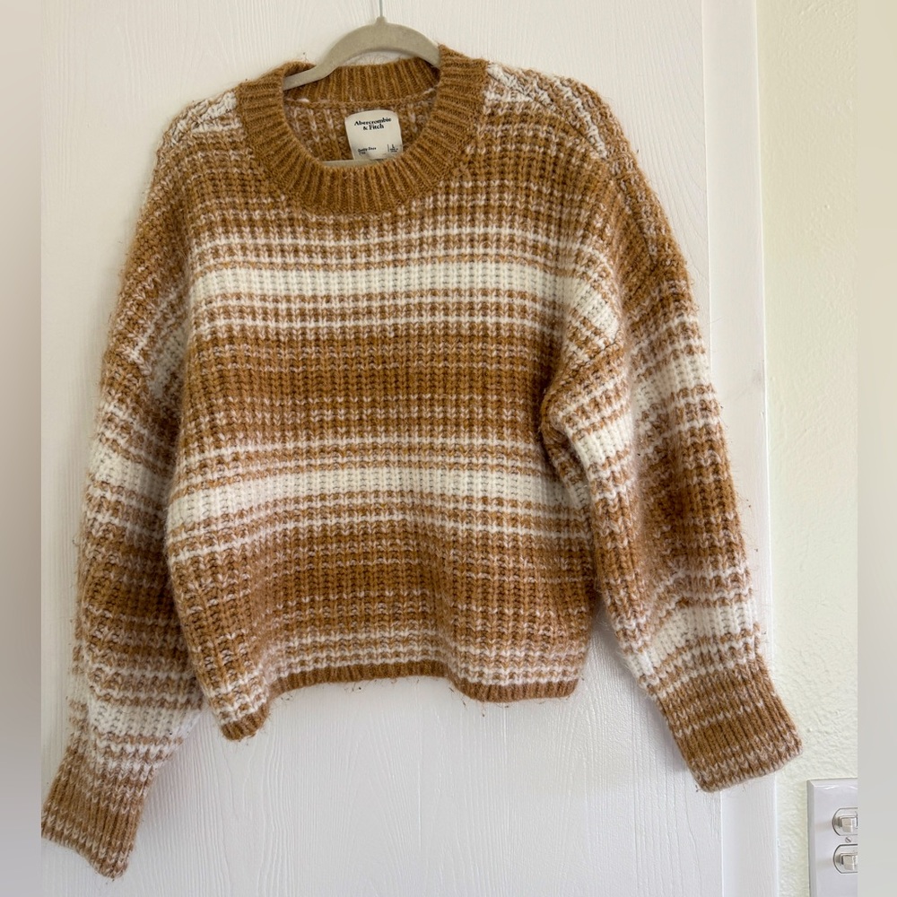 Abercrombie Cream & Tan Sweater | L